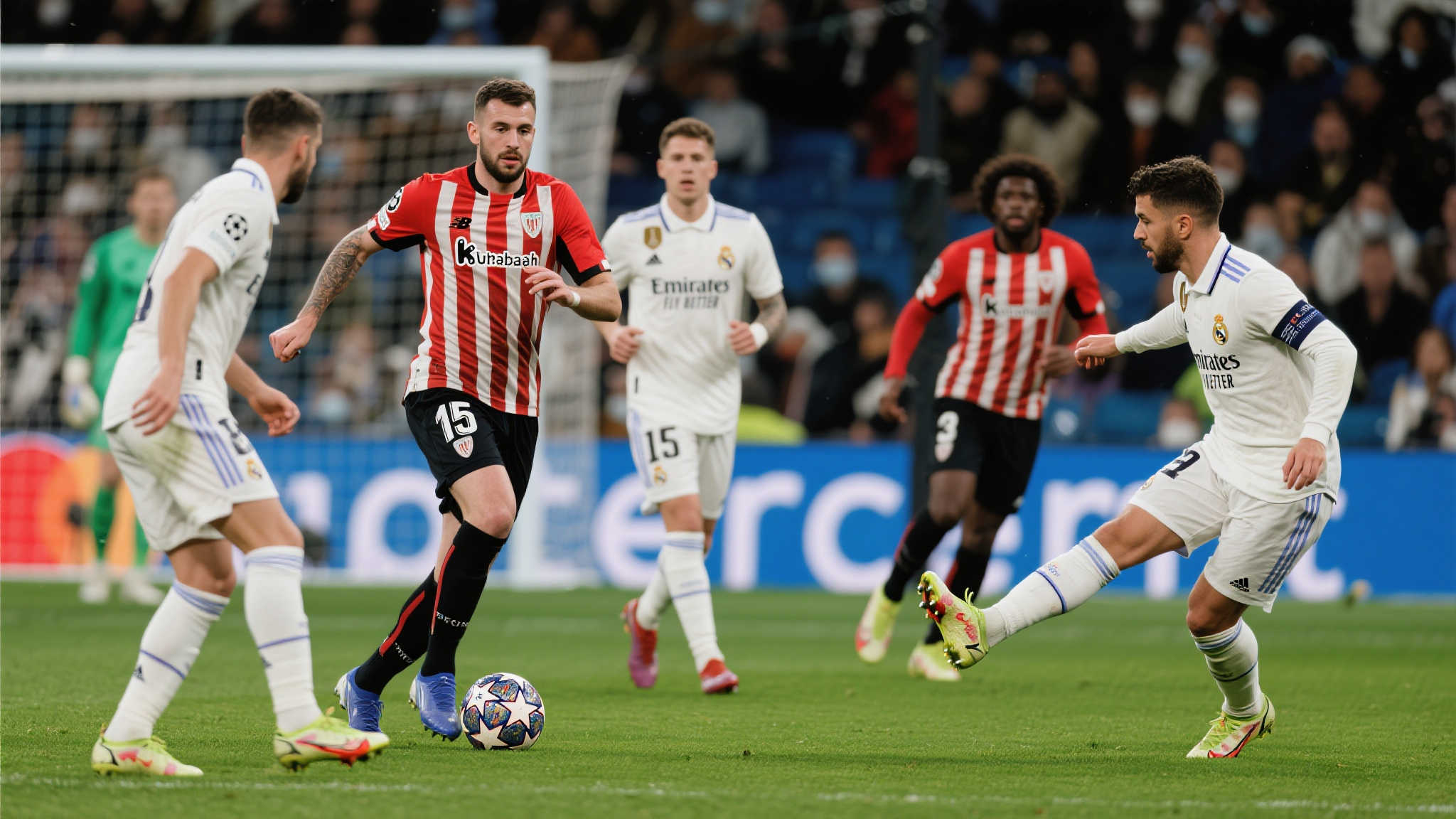 世俱杯爆冷一役!皇马10人陷射门劣势,却凭三次反击制胜 翻开统计表可以发现,仅半场时间对手就完成超15脚尝